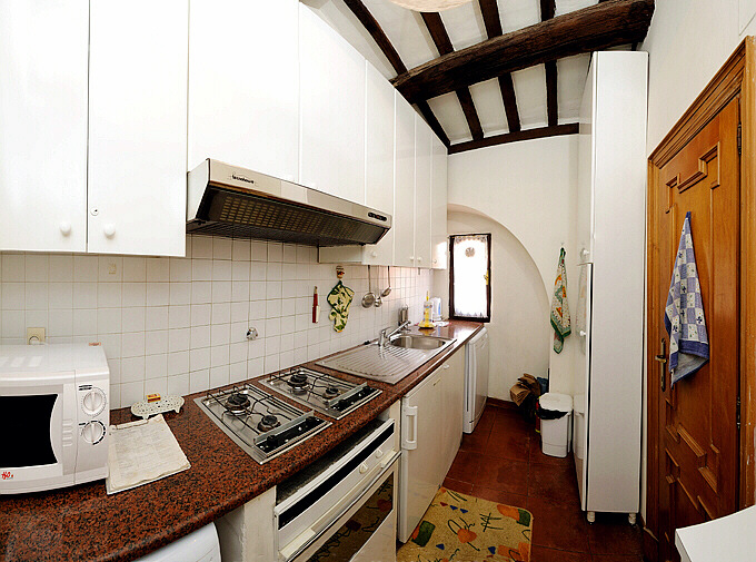 Roman roofs kitchen 