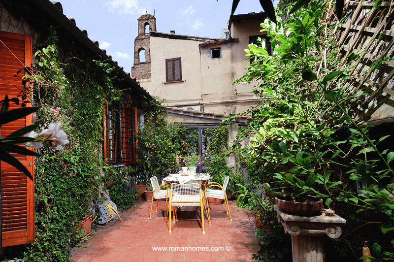 Navona Signora town house terrace